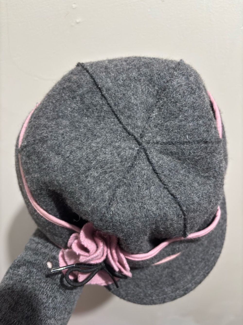 Gray Wool Woman's Cap with Pink Flower Trim - Picture 5 of 7